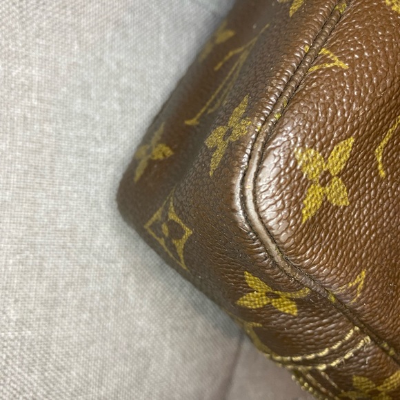 Louis Vuitton Vintage Monogram Trousse Toilette 23 - Picture 3 of 15